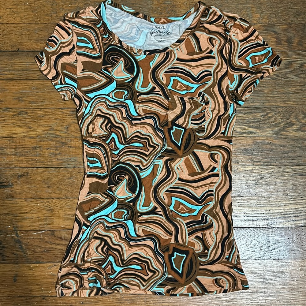 RUE21 women’s favorite crew neck tee